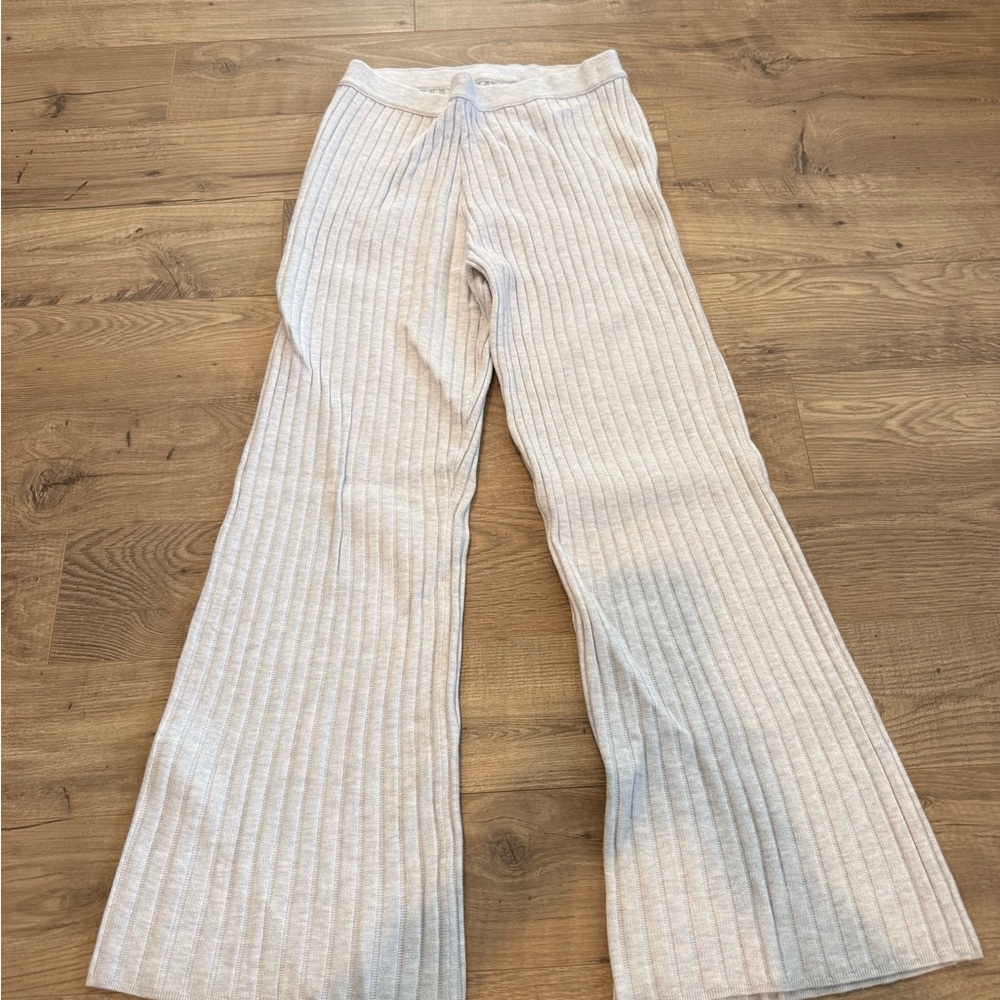 Aerie Light Gray Ribbed Knit pants